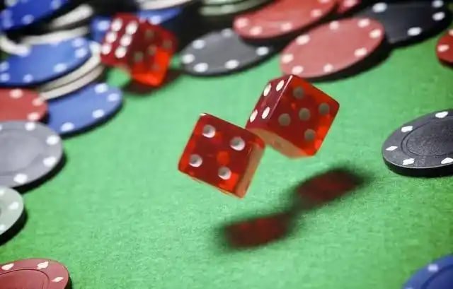 Card-Based Game Show – Permainan kartu interaktif dengan hasil real-time Card-Based Game Show dengan kartu dibagikan oleh host togel hoki